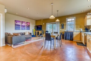 TV, DVD-spiller og bøker