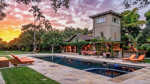 Lämmitetty uima-allas