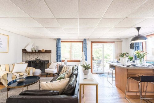 This quiet home is a short walk to Scarborough Beach and scenic Black Point. With its large back yard and raised deck it is the perfect place to entertain friends and family.