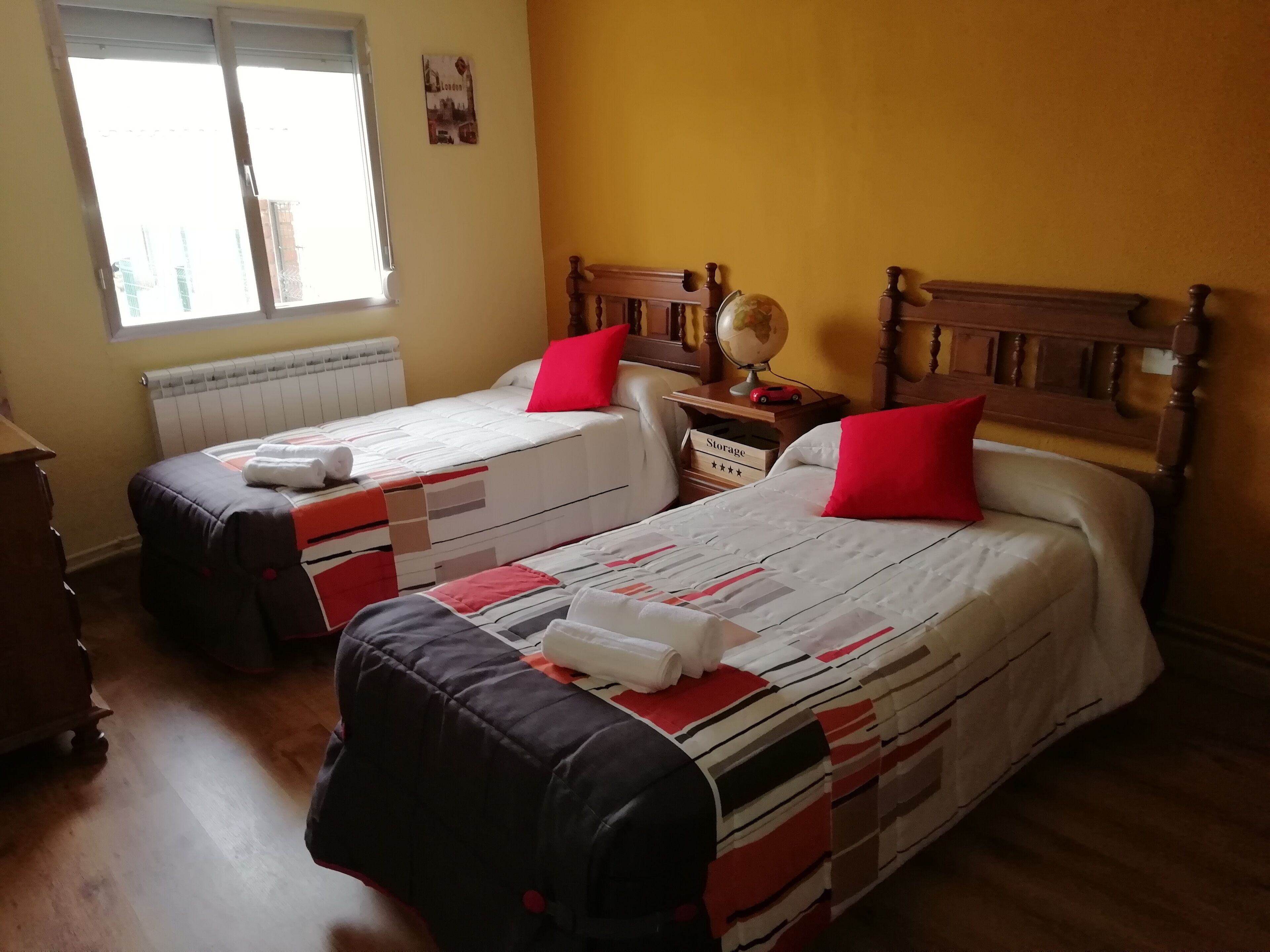 5 chambres, fer et planche à repasser, Wi-Fi gratuit, draps fournis