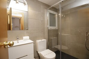 Hair dryer - Apartment with very large balcony in Girona (Girona)