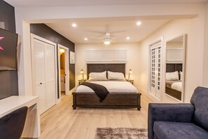 1 chambre, coffres-forts dans les chambres, fer et planche à repasser