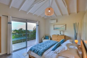 4 bedrooms, in-room safe, desk, iron/ironing board