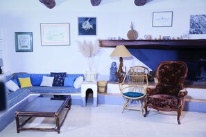 Smart TV, chimenea, videojuegos, reproductor de DVD