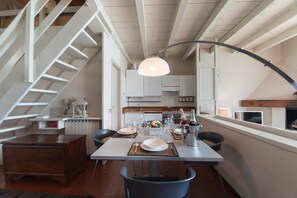 Dining - NEST ON THE LAKE facing the lake, private beach, air conditioning SEPT-OCT OFFERT (MARONE (FRAZIONE VELLO))