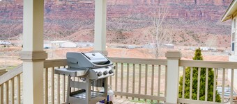 Nydelig hjem m / dekket dekk og grill - flott for store grupper!