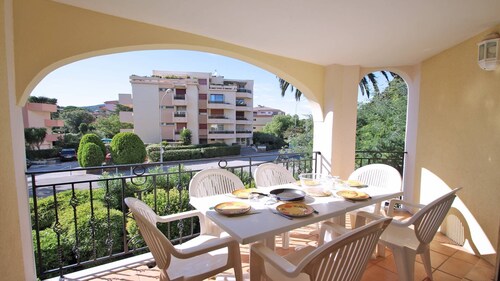 Appartement T4 - 6/8 personnes - Piscine résidence - Climatisation - WiFi - Sainte Maxime -...