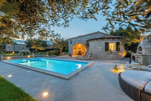 Maison de vacances Istranka * grand jardin, piscine privée, barbecue, wifi