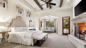 8 bedrooms, desk, iron/ironing board, free WiFi