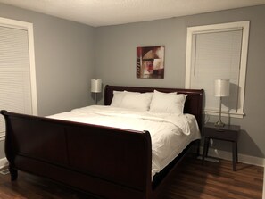 3 bedrooms, iron/ironing board, WiFi, bed sheets