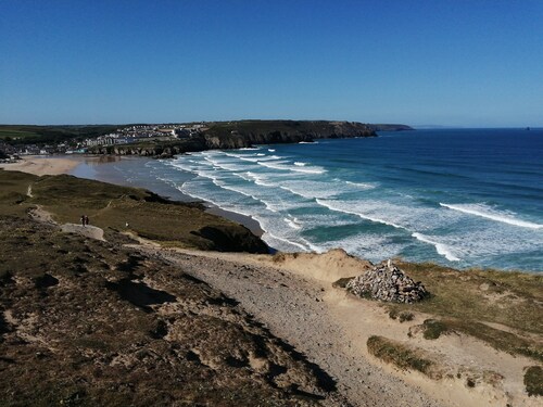 Romantic Cottage, Perranporth, Sleeps 2, Dog friendly, Walking distance to Beach