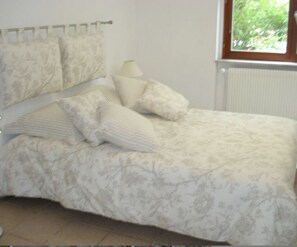 2 slaapkamers, een strijkplank/strijkijzer, wifi, beddengoed