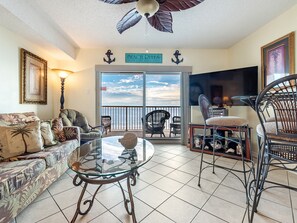 TV - Incredible beachfront view with two baths (Gulf Shores)