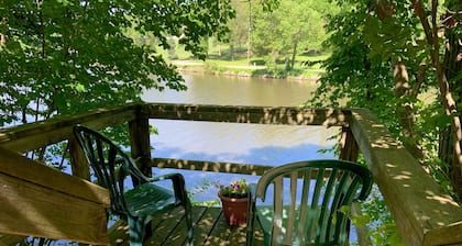 Cabin Cove am Fluss