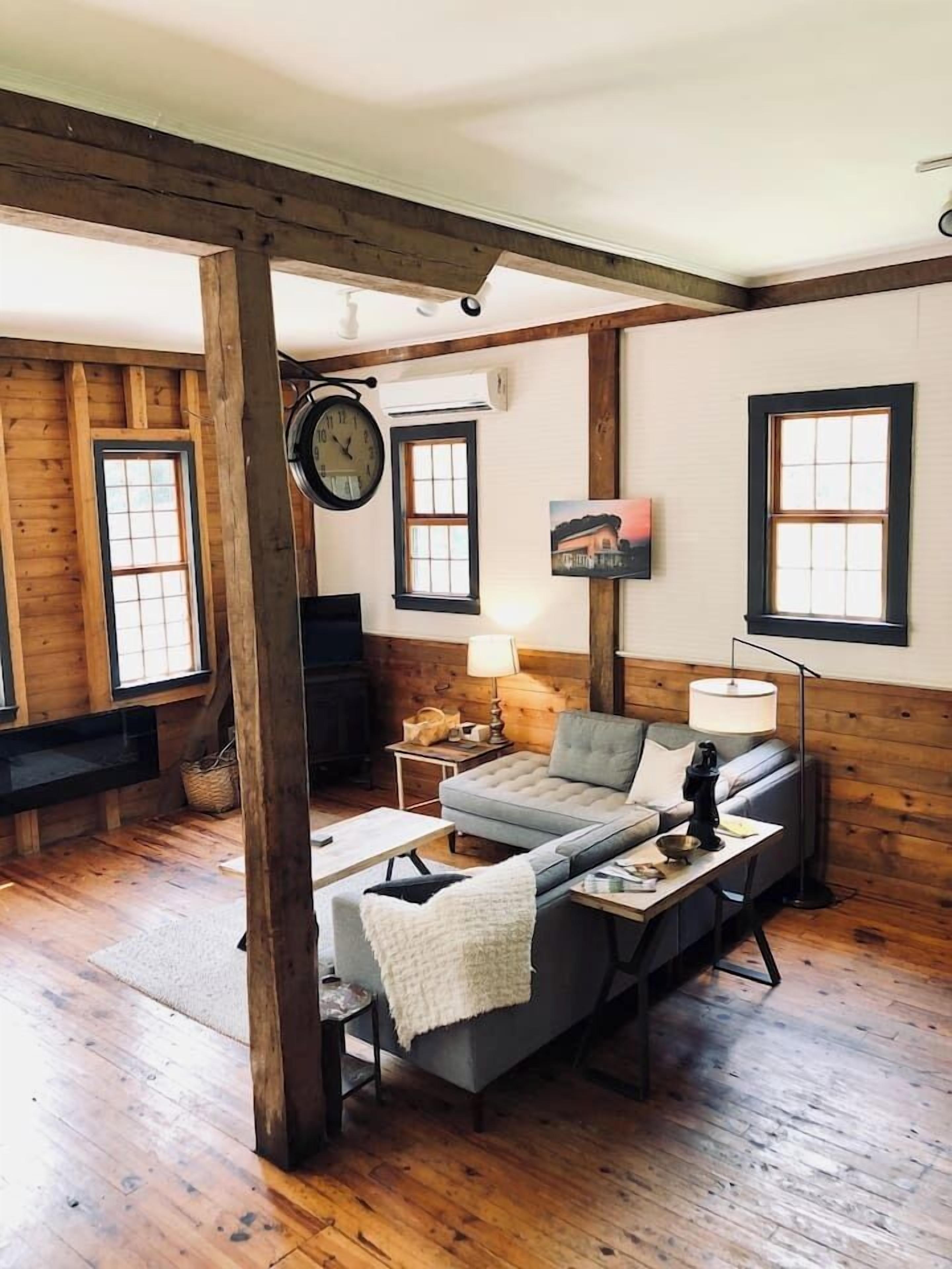 TV, fireplace, stereo, offices