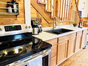 Fridge, microwave, oven, stovetop - Historic Waterfall Mill with Hot Tub (Westfield)