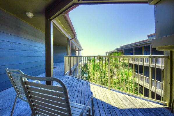 Terrace/patio - Sandpiper 2C ~ Beachfront Condo with Gulf View ~ Bender Vacation Rentals! (Gulf Shores)