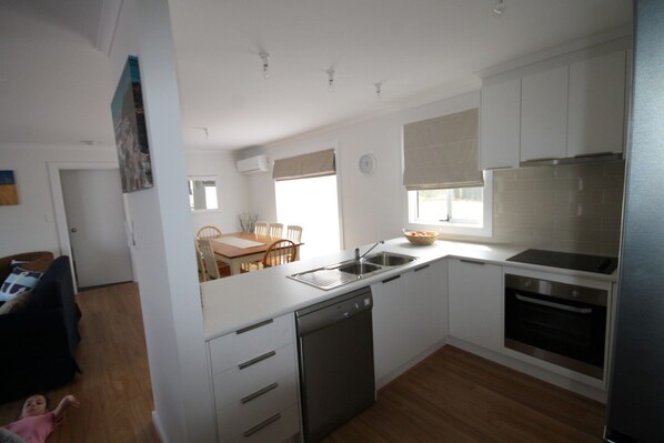 Dishwasher, coffee/tea maker