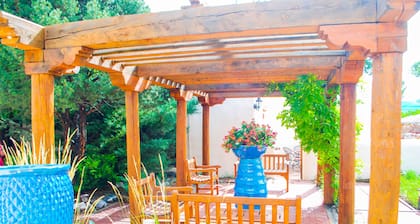 The casita is a little getaway 2 blocks from Taos Plaza with free WiFi!