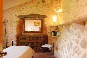 2 slaapkamers, een kluis op de kamer, een strijkplank/strijkijzer