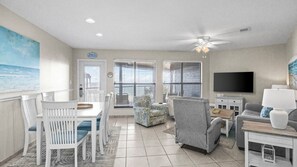 Dining - Popular beachside condo for 6 (Gulf Shores)