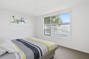 3 bedrooms, iron/ironing board, WiFi