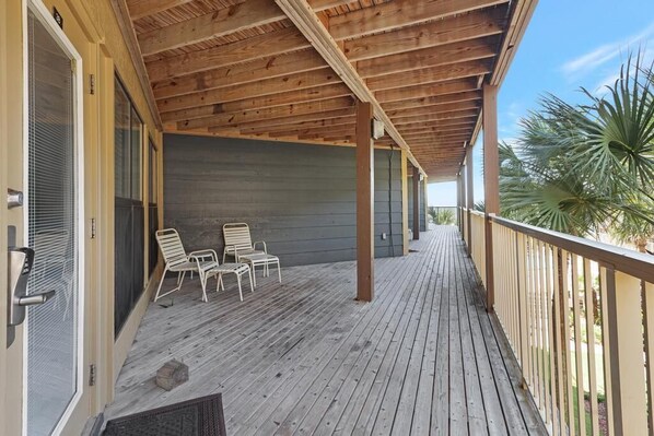 Terrace/patio - Popular family friendly condo for 6 (Gulf Shores)