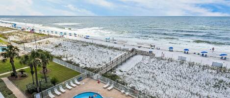 Lämmitetty uima-allas