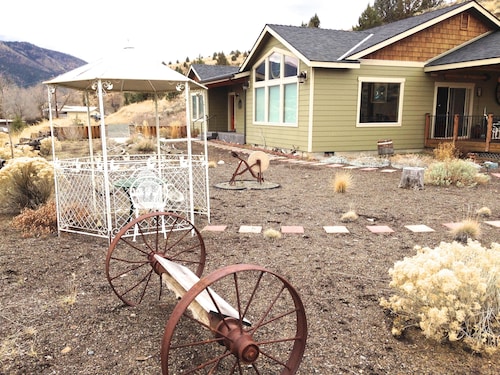 Vacation and Business Get-A-Way/Lay-Over