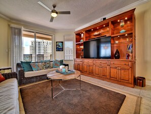 TV, fireplace