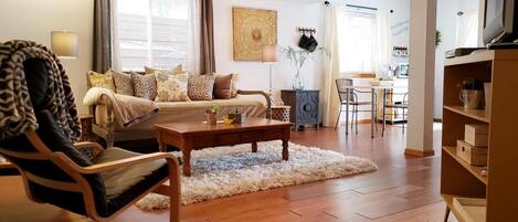 Fernseher, DVD-Player, Videothek