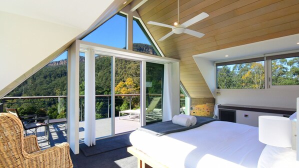 5 bedrooms, WiFi, bed sheets