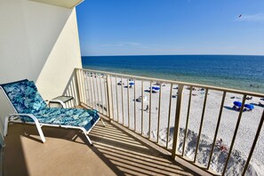 On the beach - Beachfront condo with multiple beach views (Gulf Shores)
