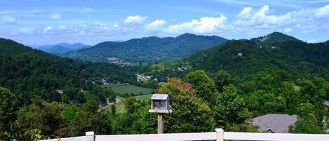 Vue depuis lâhĂ©bergement