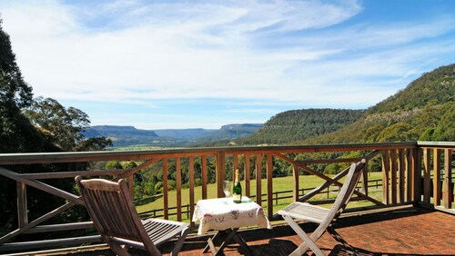 Alcheringa Cottage - Amazing location with views!