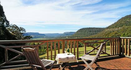 Alcheringa Cottage - Amazing location with views!