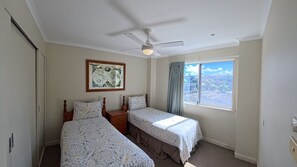 Room - OCEANSHORES 18 LOVELY THREE BEDROOM UNIT CLOSE TO TOWN (SOUTH WEST ROCKS)