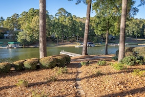 Property grounds - Waterfront Cottage - Reynolds Lake Oconee at Marina Cove (Greensboro)