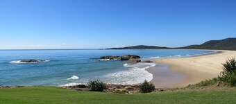 NORTHPOINT UNIT 6 - 100 METRES TO THE BEACH