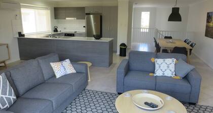 BEACHES UNIT 1- SPACIOUS 4 BEDROOM WITH SWIMMING POOL