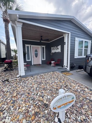 Exterior - Cute beach cottage across the street from the beach<br>7 night min Stay June /Sept (Panama City)