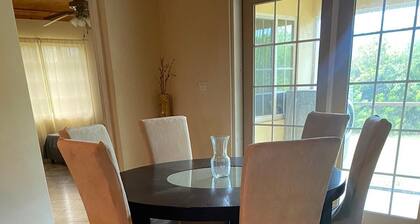 Geräumig, sauber, sonnig, neue Konstruktion