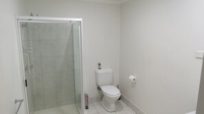 Shower - TRADEWINDS 3 - HORSESHOE BAY VIEWS (South West Rocks)