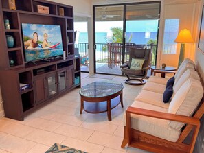 Smart TV, reproductor de DVD, libros y estéreo