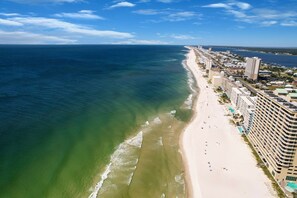 On the beach - Updated beachfront condo with in/out pools (Gulf Shores)
