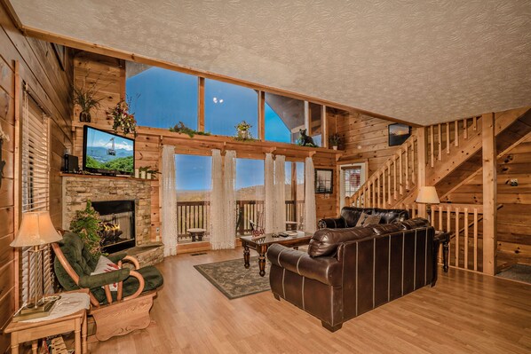 Een televisie, een open haard, videogames en een dvd-speler