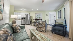 TV - Family friendly condo on the Gulf (Gulf Shores)