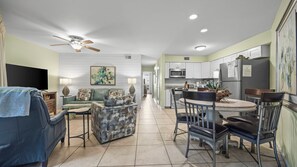 TV - Family friendly condo on the Gulf (Gulf Shores)