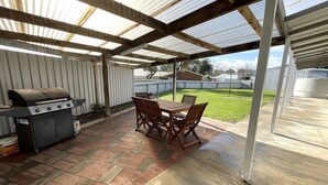 Unclassified image, 5 of 18, button - This large holiday home is fully equipped with everything you will need. (Robe)