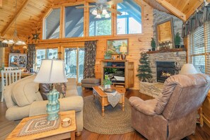 TV, fireplace
